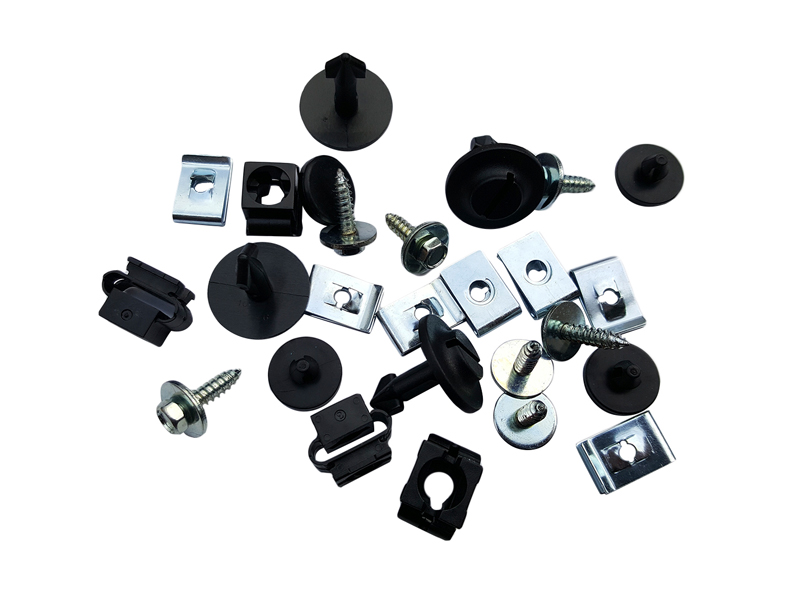 ZESTAW ŚRUB OSŁONY SILNIKA PASSAT B5 1996-2005 FL