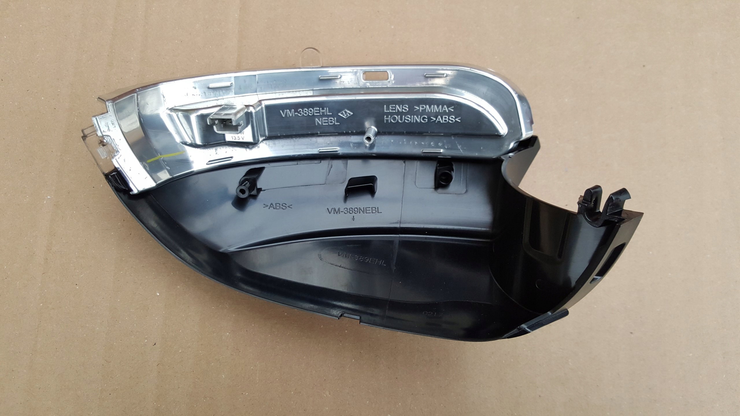 KIERUNKOWSKAZ LEWY JETTA BEETLE SCIROCCO 08-17 - obrazek 2