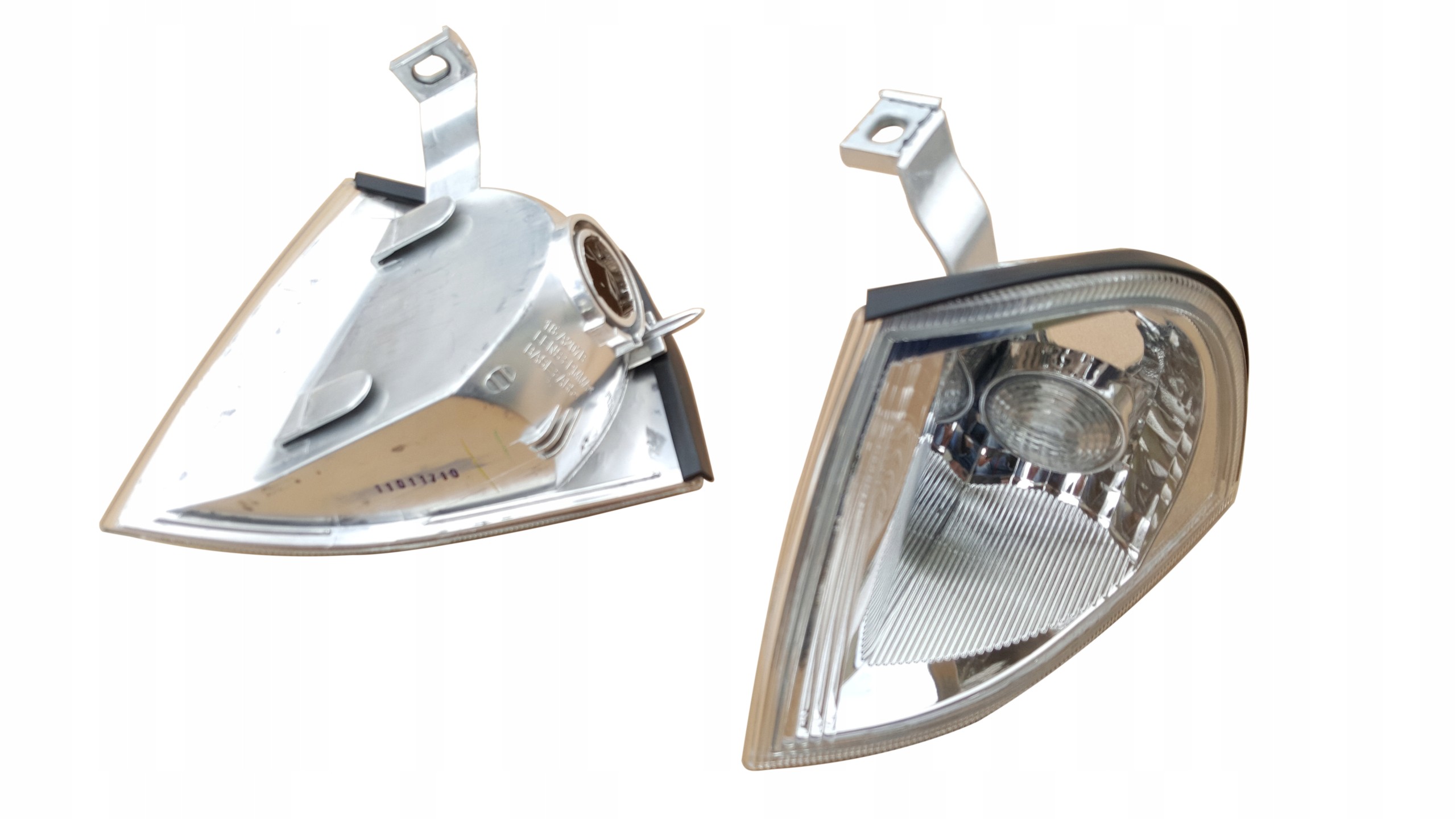 KIERUNKOWSKAZ LEWY OCTAVIA I + TOUR 00-09 MIGACZ