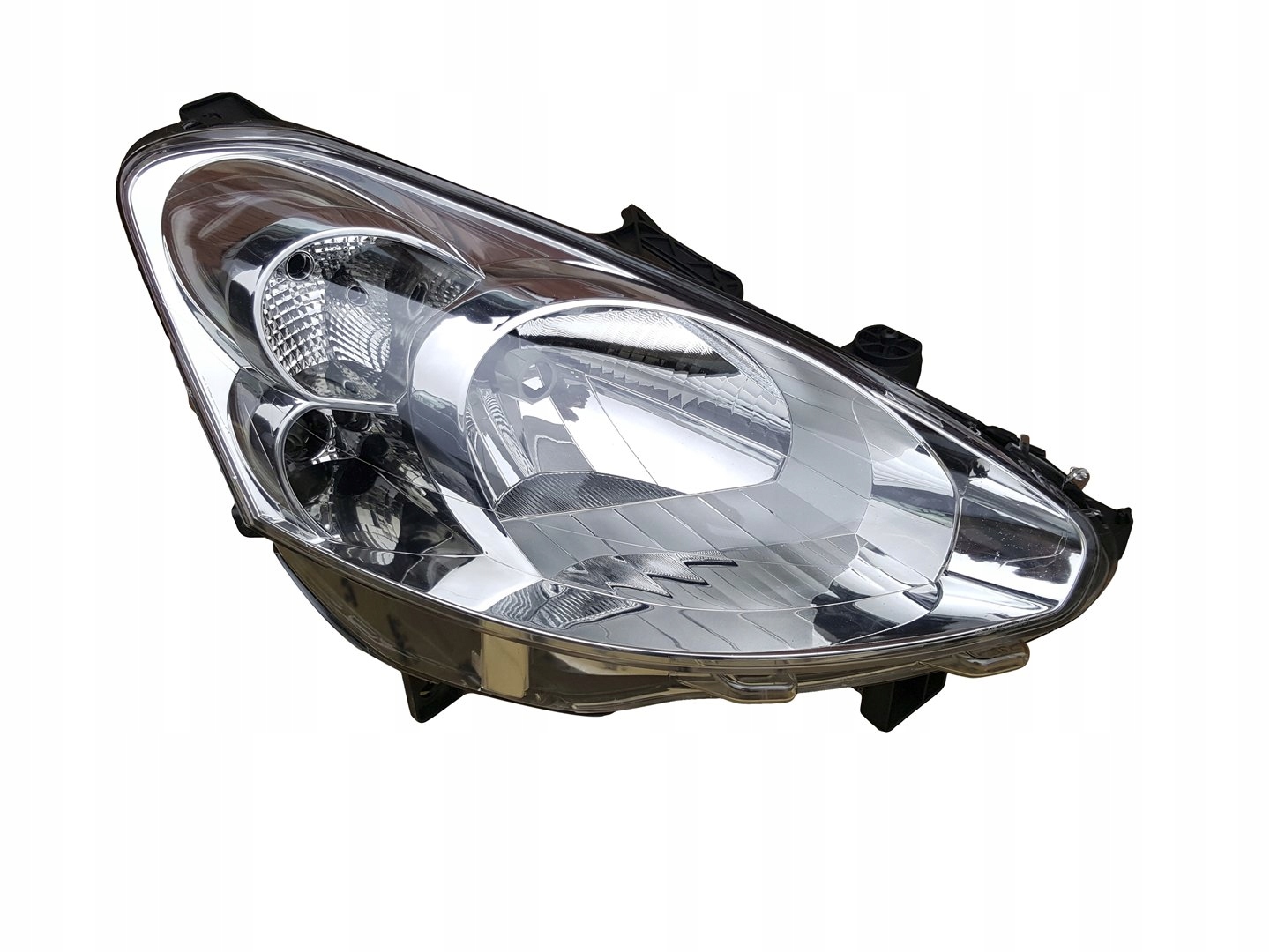 REFLEKTOR PRAWY PARTNER III 2012-2015 LIFT NOWY P